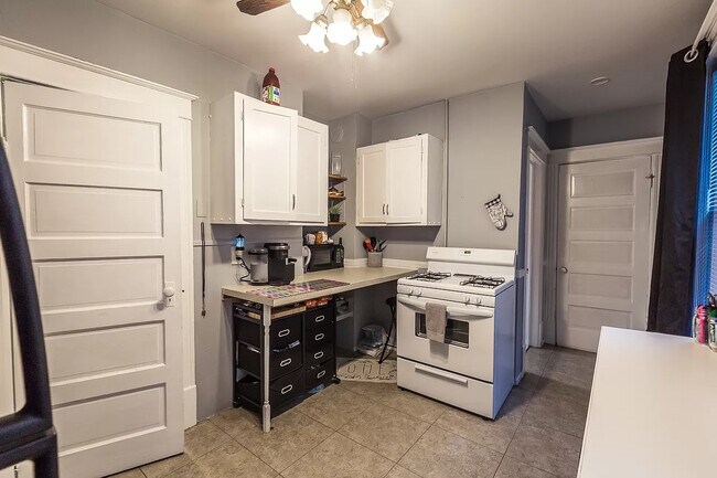 Cocina - 4 1/2 Hibbard St