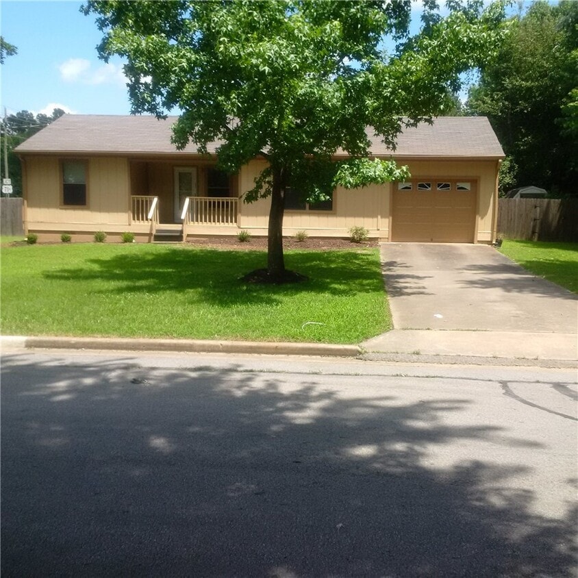 Photo - 2110 Emma Ave (Fayetteville, AR)