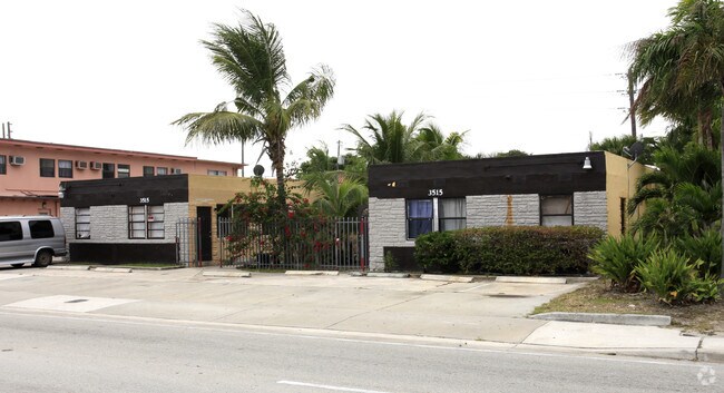 Building Photo - 3515 Broadway