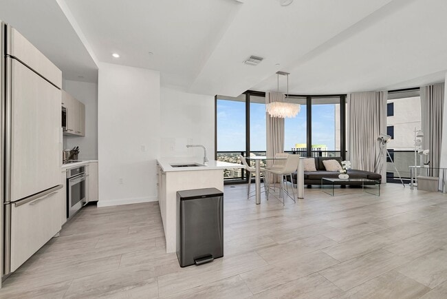 Building Photo - Remarks:	Enjoy stunning Skyline and Bay views from the wraparound balcony of this furnished 2-bed...