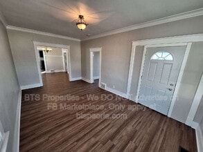 Building Photo - 608 W Loucks Ave