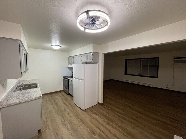Foto del edificio - 2241 Luann Ln