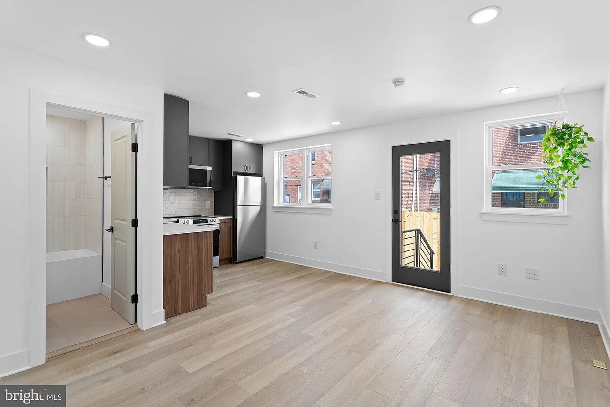 Foto principal - 1829 S Newkirk St