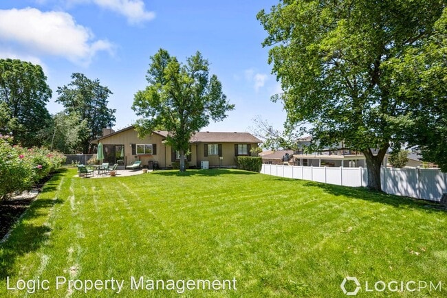 Building Photo - 5 br, 3 bath House - 1585 E. Granada Drive