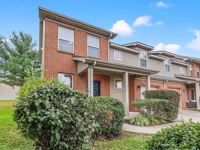 Building Photo - 3725 Lochdale Ter