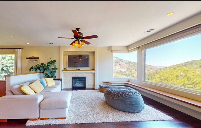 Sala de estar - 5595 Tanbark Ct
