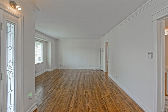 Building Photo - 5474 W 121st St