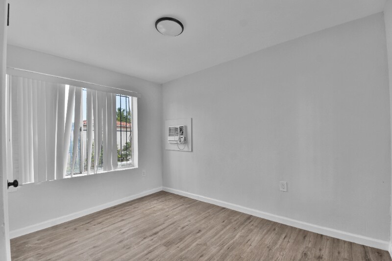 Primary Photo - 1842 NW 19th Terrace