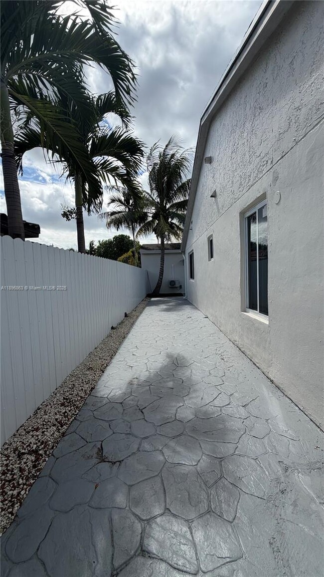 Foto del edificio - 4712 SW 2nd Terrace