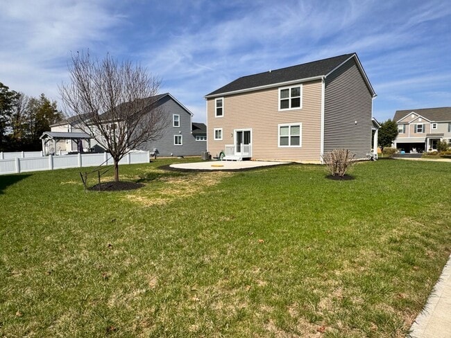 Foto del edificio - 4-Bedroom House for Rent