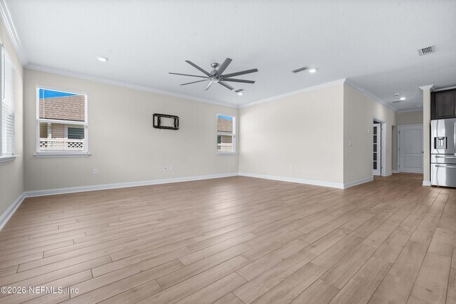 Building Photo - 235 Silverleaf Village Dr