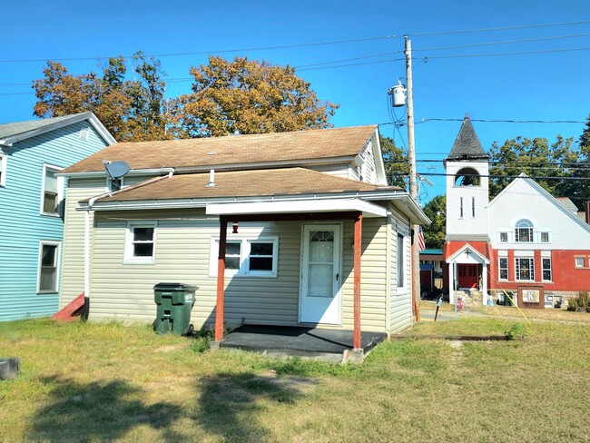 Building Photo - 115 E Main St