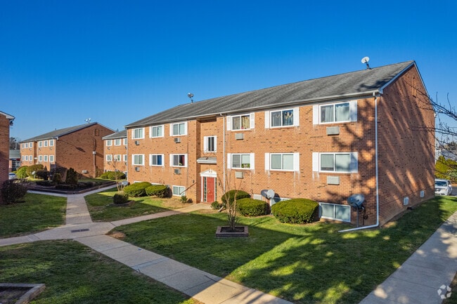 Building Photo - Midway Park Apartments