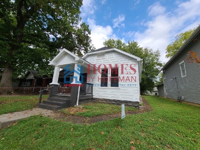 Building Photo - Two Bedroom House | Updated w/ Appliances