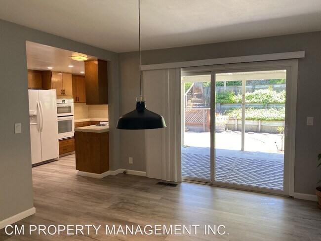 Building Photo - 3 br, 2 bath House - 11145 La Paloma Drive