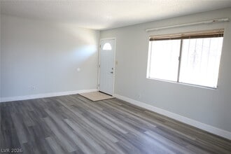Building Photo - 1309 E Cartier Ave