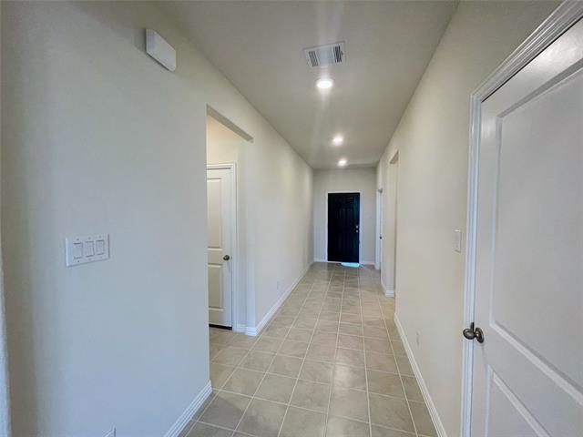 Building Photo - 3201 Riverlawn Dr