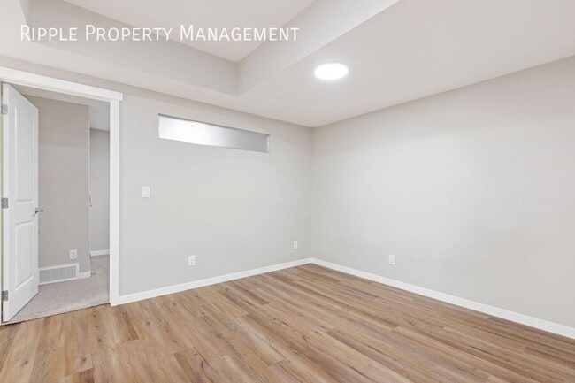 Building Photo - Modern 2 Beds, 2 Baths Basement/Lower | Av...