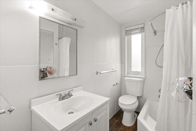 Foto del edificio - 7206 Oak Ave