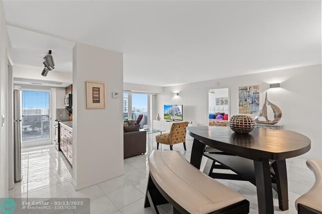 Building Photo - 2841 N Ocean Blvd