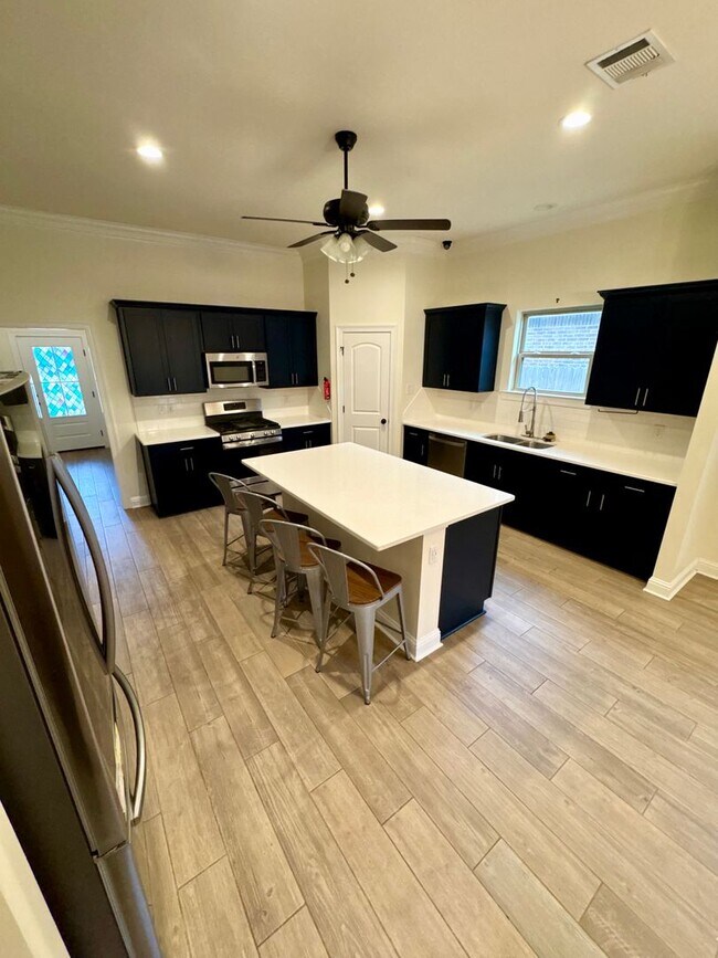 Foto del edificio - Willow Heights Home!