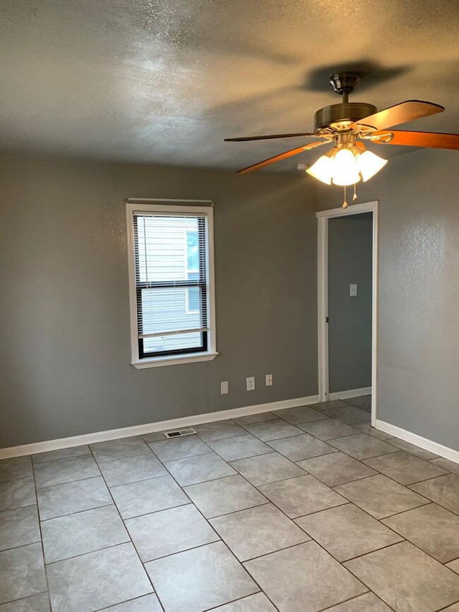 Building Photo - BELOW MARKET RENT!