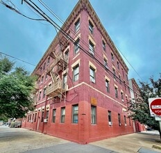 Building Photo - 564 Jersey Ave