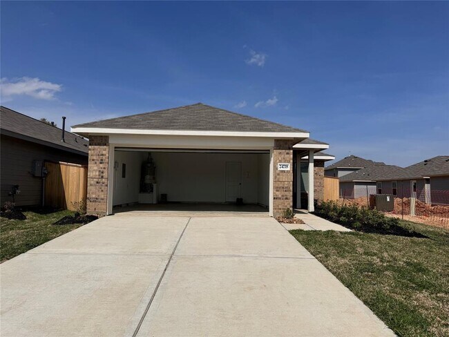 Foto del edificio - 24718 Hazleview Ln