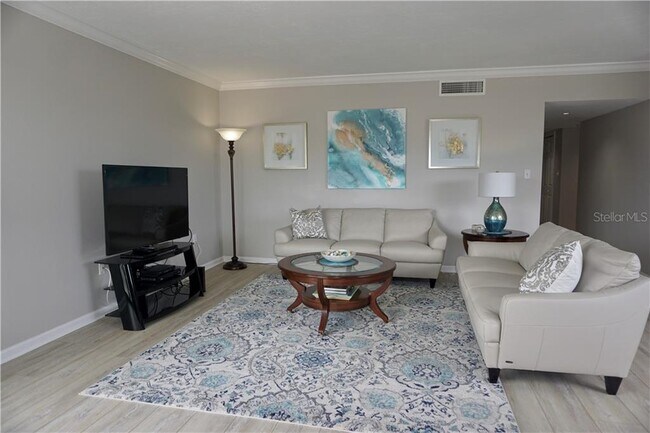 Foto del edificio - 1050 Longboat Club Rd