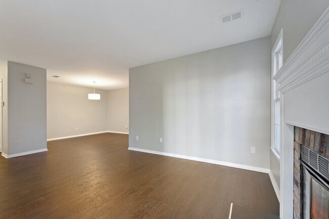 Foto del edificio - 130 Jamestown Rd