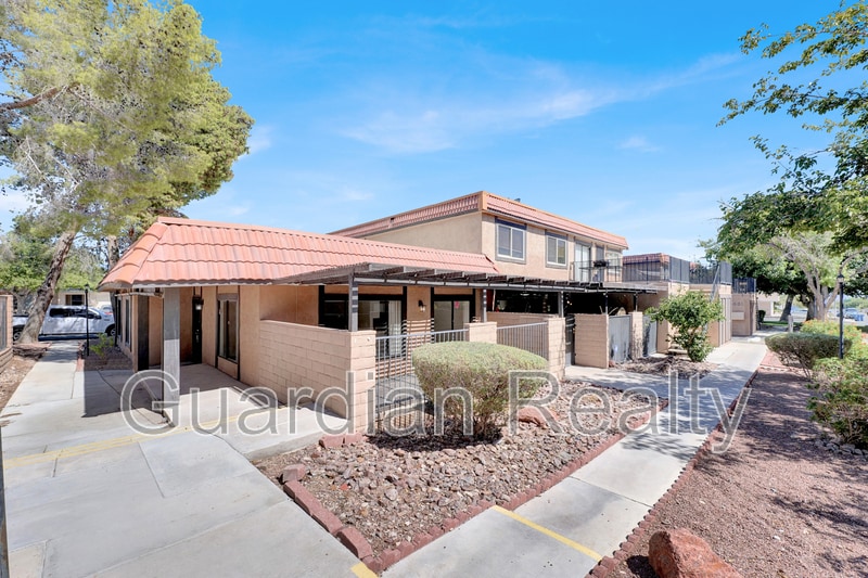 Foto principal - 6611 Silverstream Ave