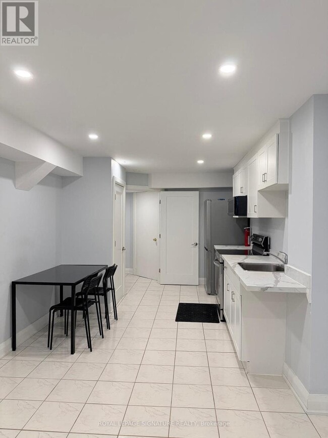 Building Photo - 5630 Sparkwell Dr