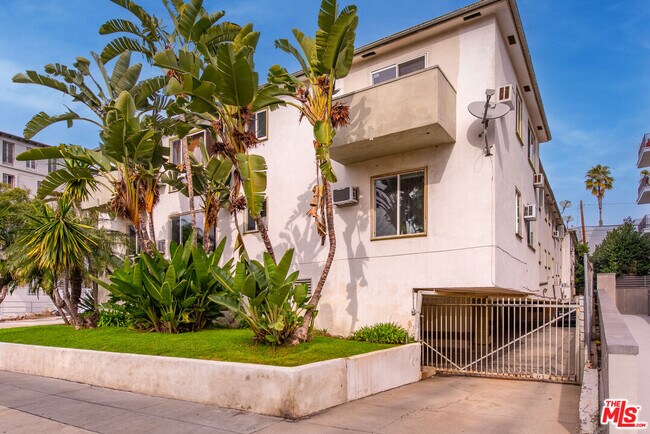 Foto del edificio - 1208 N Crescent Heights Blvd