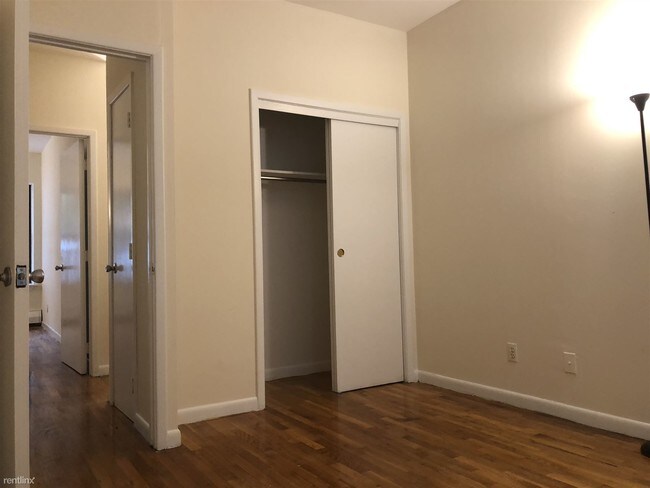 Foto del edificio - 153 E 165th St