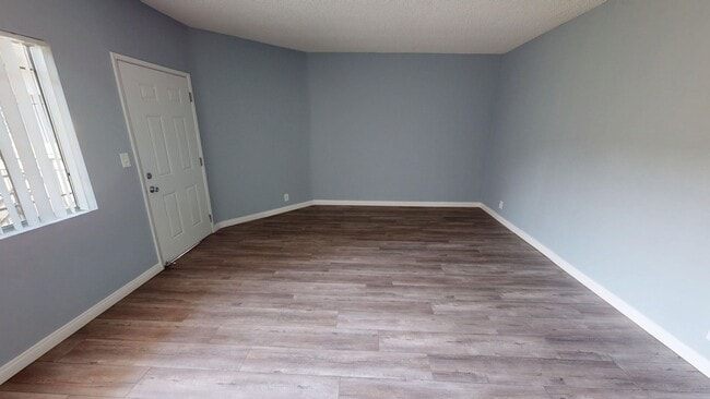 Interior Photo - 205 Plymouth