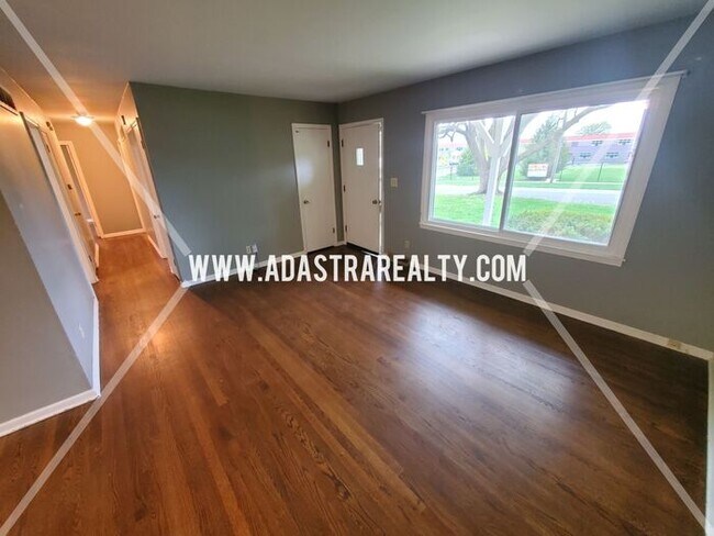 Foto del edificio - Well Maintained Overland Park Home-Availab...