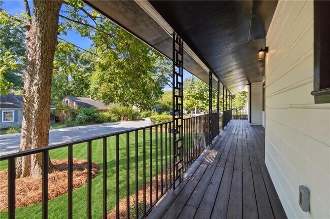 Building Photo - 473 Morningside Dr NE