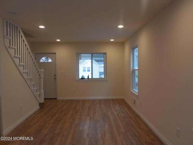 Building Photo - 538 Myrtle Ave