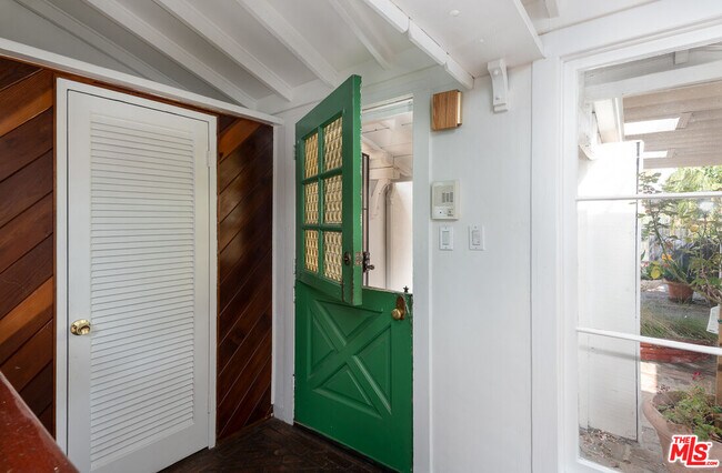 Foto del edificio - 14842 Morrison St