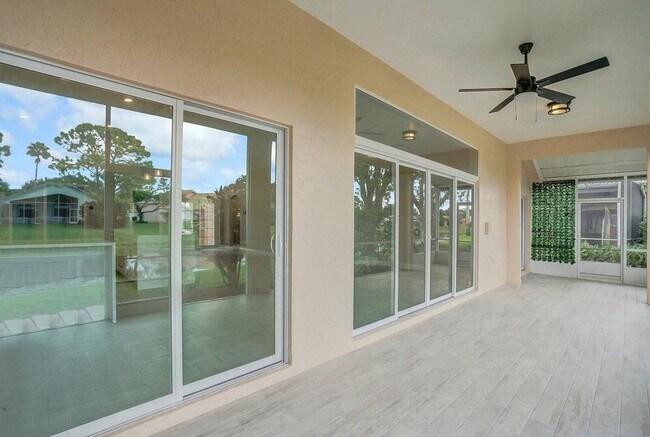 Foto del edificio - 2559 Egret Lake Dr