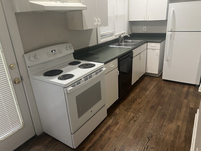 Foto del edificio - 925 Greenwood Ave NE
