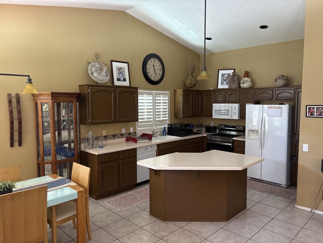 Building Photo - 4015 N 150th Ln