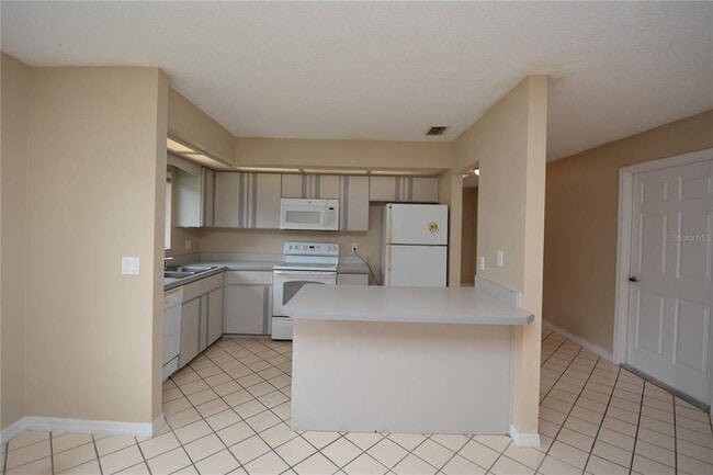 Building Photo - 30 Farmsworth Dr