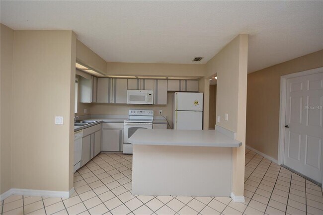 Foto del edificio - 30 Farmsworth Dr