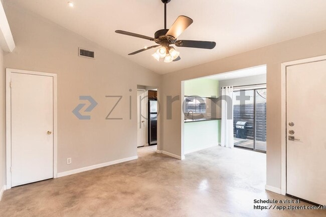 Building Photo - 2903 Parker Ln