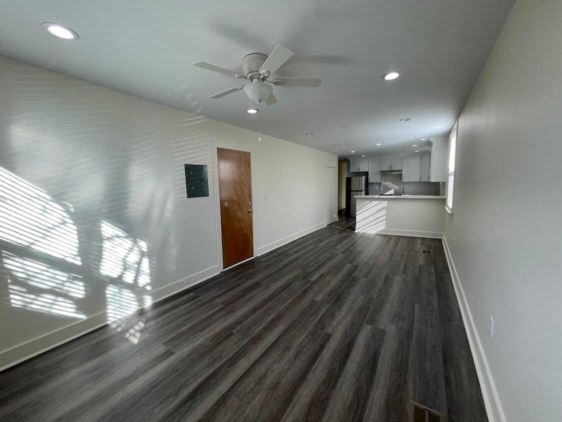 Gorgeous Old Metairie 2 Bed/1Bath Renovation, steps from Metairie Road! Parking spot included! - Gorgeous Old Metairie 2 Bed/1Bath Renovation, steps from Metairie Road! Parking spot included!