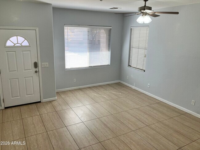 Foto del edificio - 7392 W Tierra Buena Ln