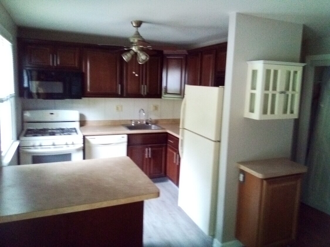 KITCHEN - 32 Nicholas Ct