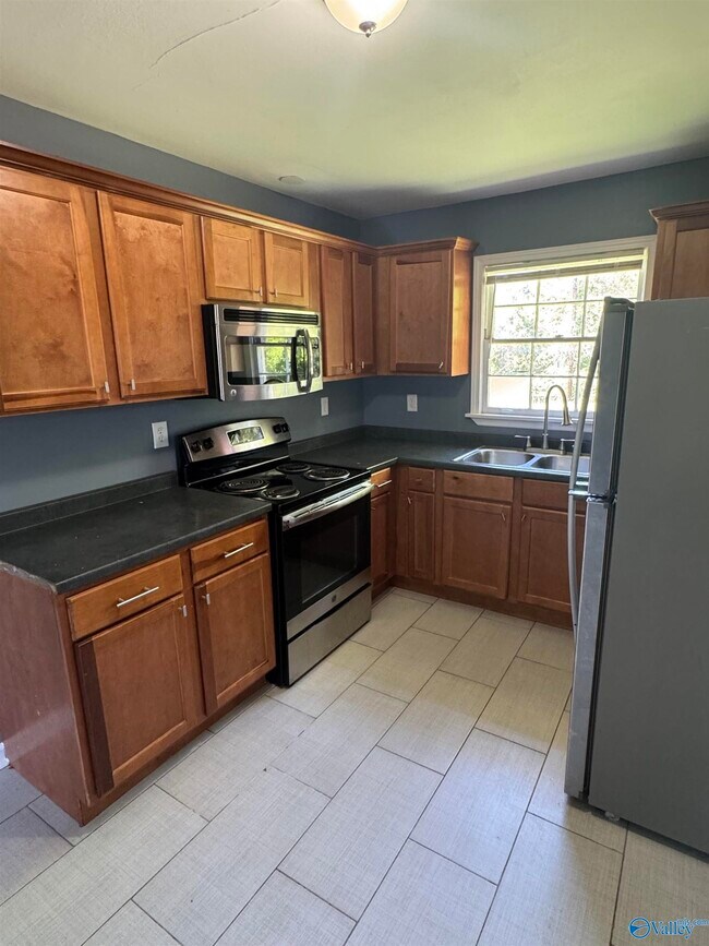 Foto del edificio - 2601 Blue Spring Rd NW