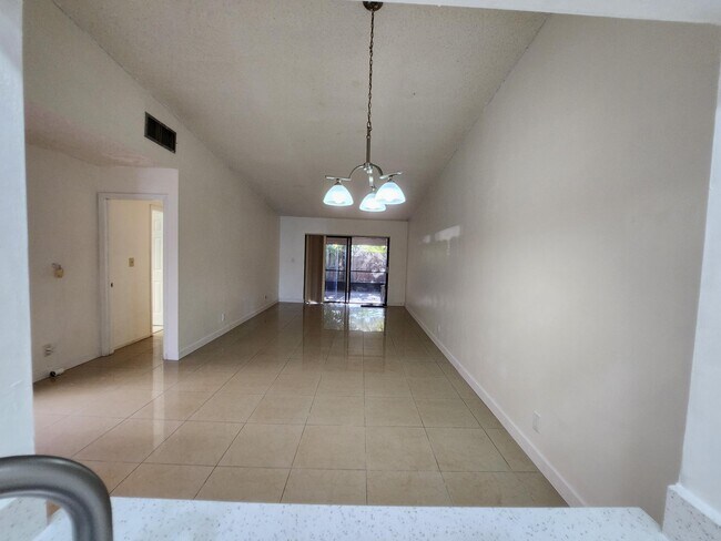 Building Photo - 903 NW 79th Terrace